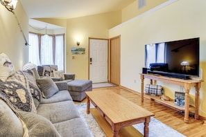 House (2 Bedrooms) | Interior - Fishermen's Oasis! Steps to Dtwn & White River (Cotter)