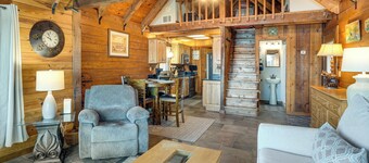 Dock & Views! Waterfront Cabin on Lake Okeechobee