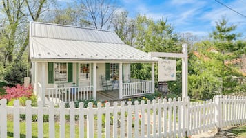 Apartment (0 Bedroom) | Front of property