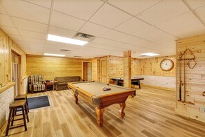 House (4 Bedrooms) | Interior - Group Fun on Tittabawassee River! Large Log Cabin (Beaverton)
