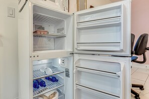 Apartment (0 Bedroom) | Interior - Explore Atl! Cozy Couple's Hideaway in Ellenwood (Ellenwood)