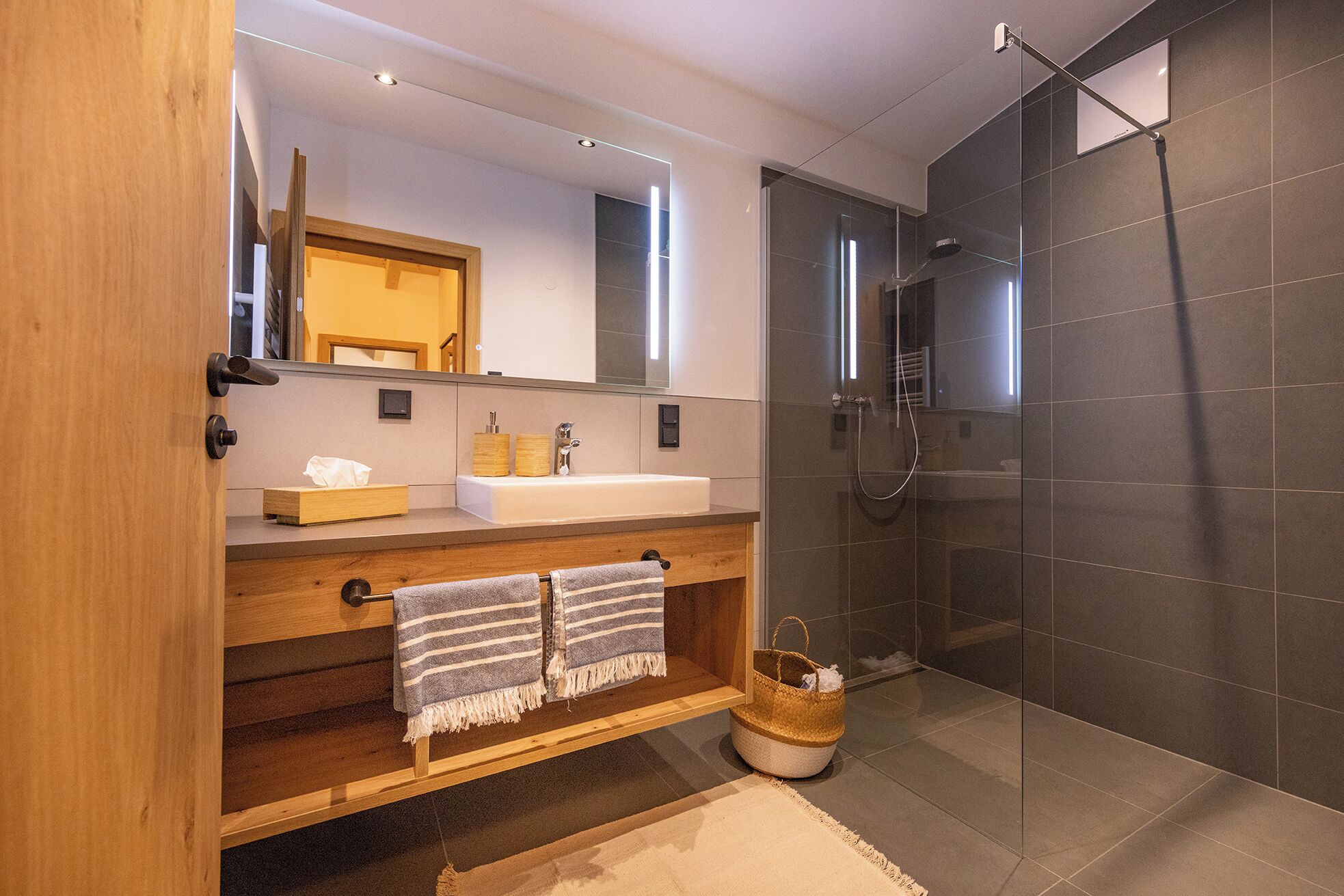 Appartement Signature, balcon, vue montagne | Salle de bain