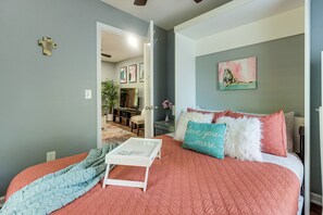 Interior - Fun w/ Family! West Blocton Home w/ Games & Grill (West Blocton)