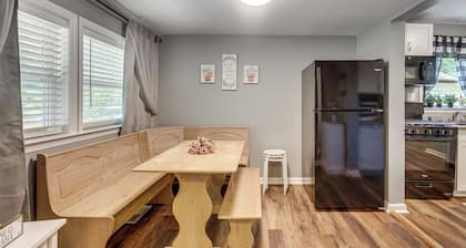 Fun w/ Family! West Blocton Home w/ Games & Grill