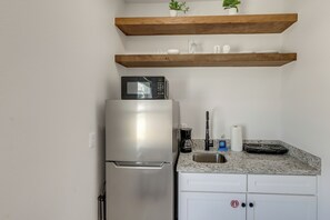 Apartment (0 Bedroom) | Interior - Beach Days & Pool Fun! Prime South Padre Studio (South Padre Island)