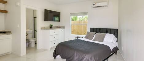 Apartment (0 Bedroom) | Front of property