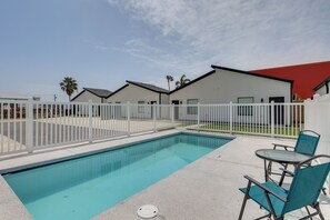 Interior - Surf, Swim, Stay! South Padre Studio Near Beach (South Padre Island)