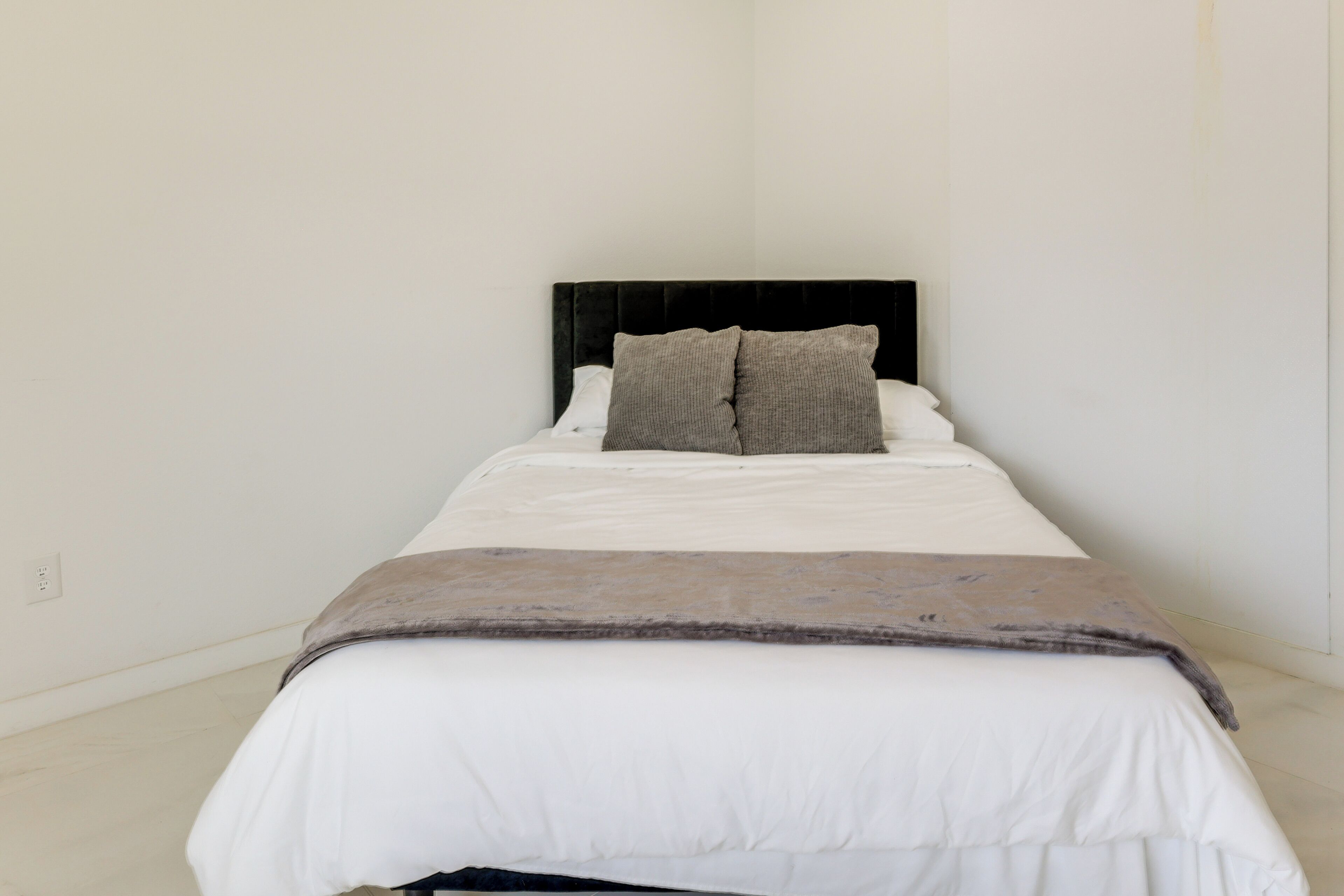 Apartment (0 Bedroom) | Interior