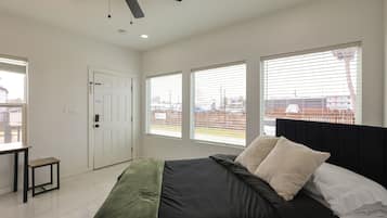 Apartment (0 Bedroom) | Interior