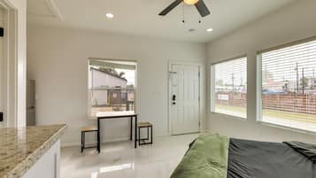 Apartment (0 Bedroom) | Interior