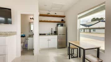 Apartment (0 Bedroom) | Interior