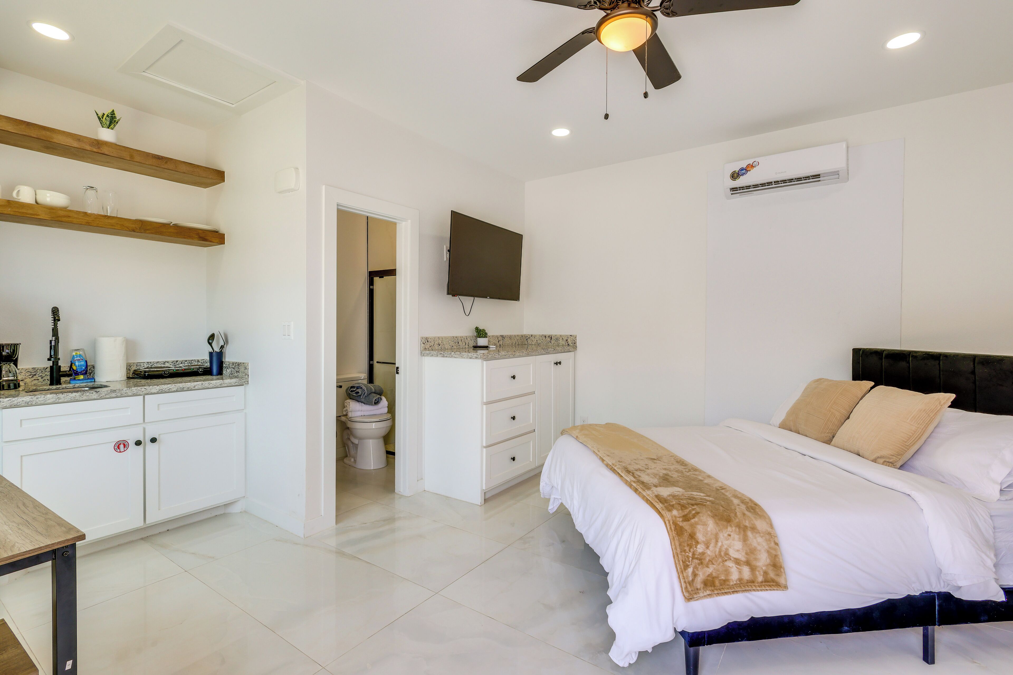 Apartment (0 Bedroom) | Front of property