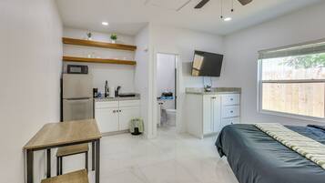 Apartment (0 Bedroom) | Interior