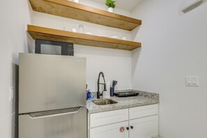Apartment (0 Bedroom) | Interior - Reel & Relax! Pet-friendly SPI Stay Next to Beach (South Padre Island)