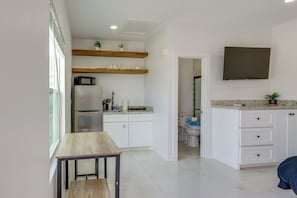 Apartment (0 Bedroom) | Interior - Central to Everything, Easy Beach Access! SPI Stay (South Padre Island)