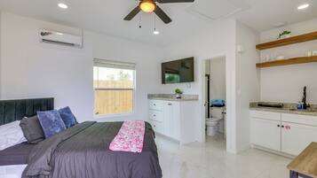 Apartment (0 Bedroom) | Interior