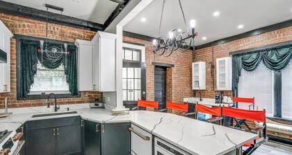 Walkable Schenectady Getaway: 2-unit Campus Hub