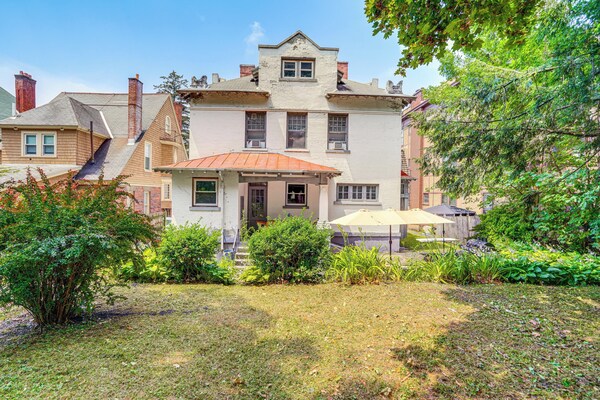Walkable Schenectady Getaway: 2-unit Campus Hub - Schenectady