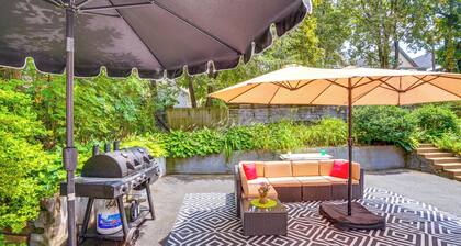 Walkable Schenectady Getaway: 2-unit Campus Hub