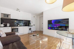 Interior - Modern 1BR w/AC - Chelsea (Greater London)
