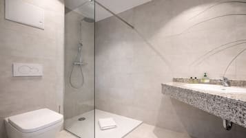 Luxury Condo, Garden View | Bathroom