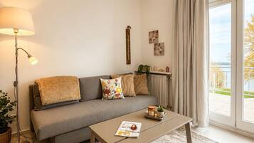Luxury-Apartment | Hochwertige Bettwaren, Schreibtisch, laptopgeeigneter Arbeitsplatz