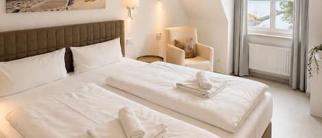 Exclusive Condo | Premium bedding, desk, laptop workspace, free WiFi