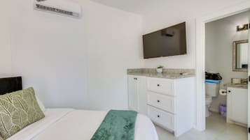 Apartment (0 Bedroom) | Interior