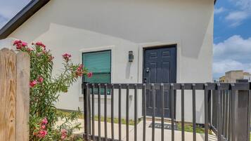 Apartment (0 Bedroom) | Interior