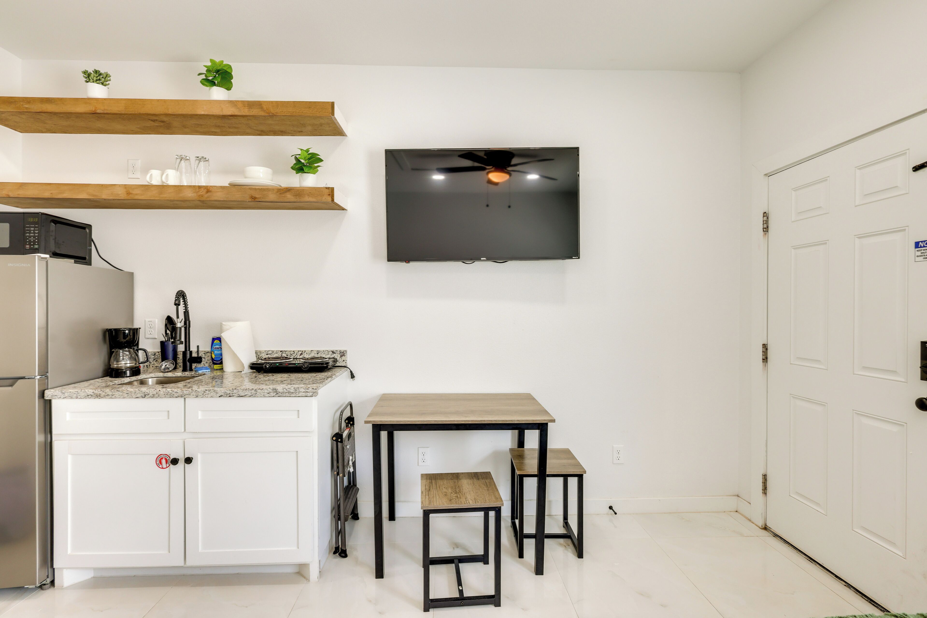 Apartment (0 Bedroom) | Interior