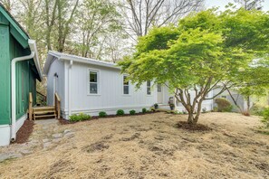House (3 Bedrooms) | Interior - Walk to Osceola Lake! Family-friendly Home (Hendersonville)