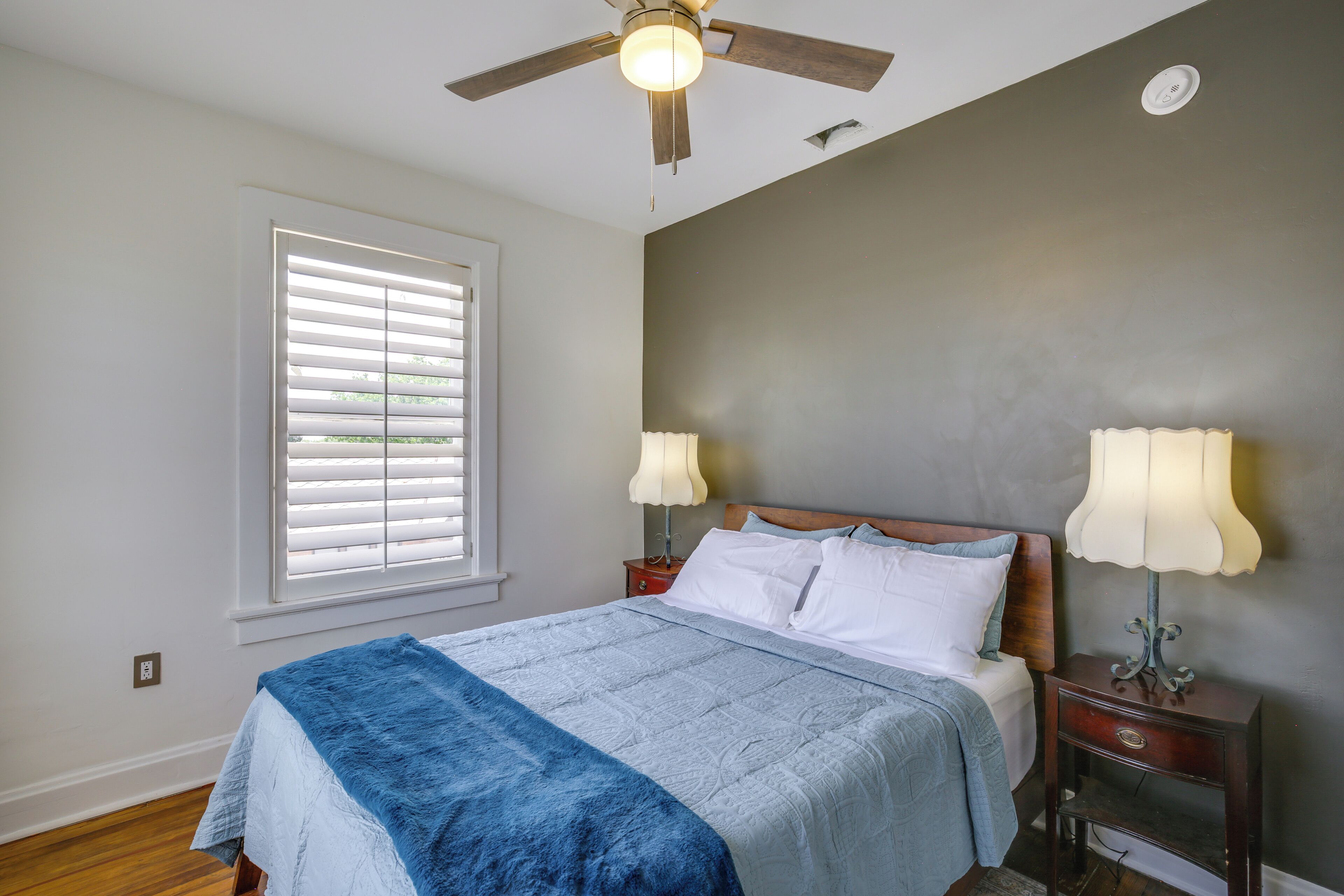 House (5 Bedrooms) | Interior