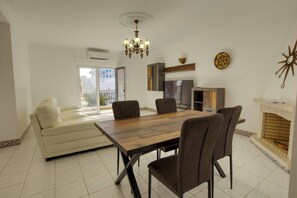 Villa, 3 Bedrooms, Smoking, Balcony | Dining room - Townhouse in Quarteira (Loulé)