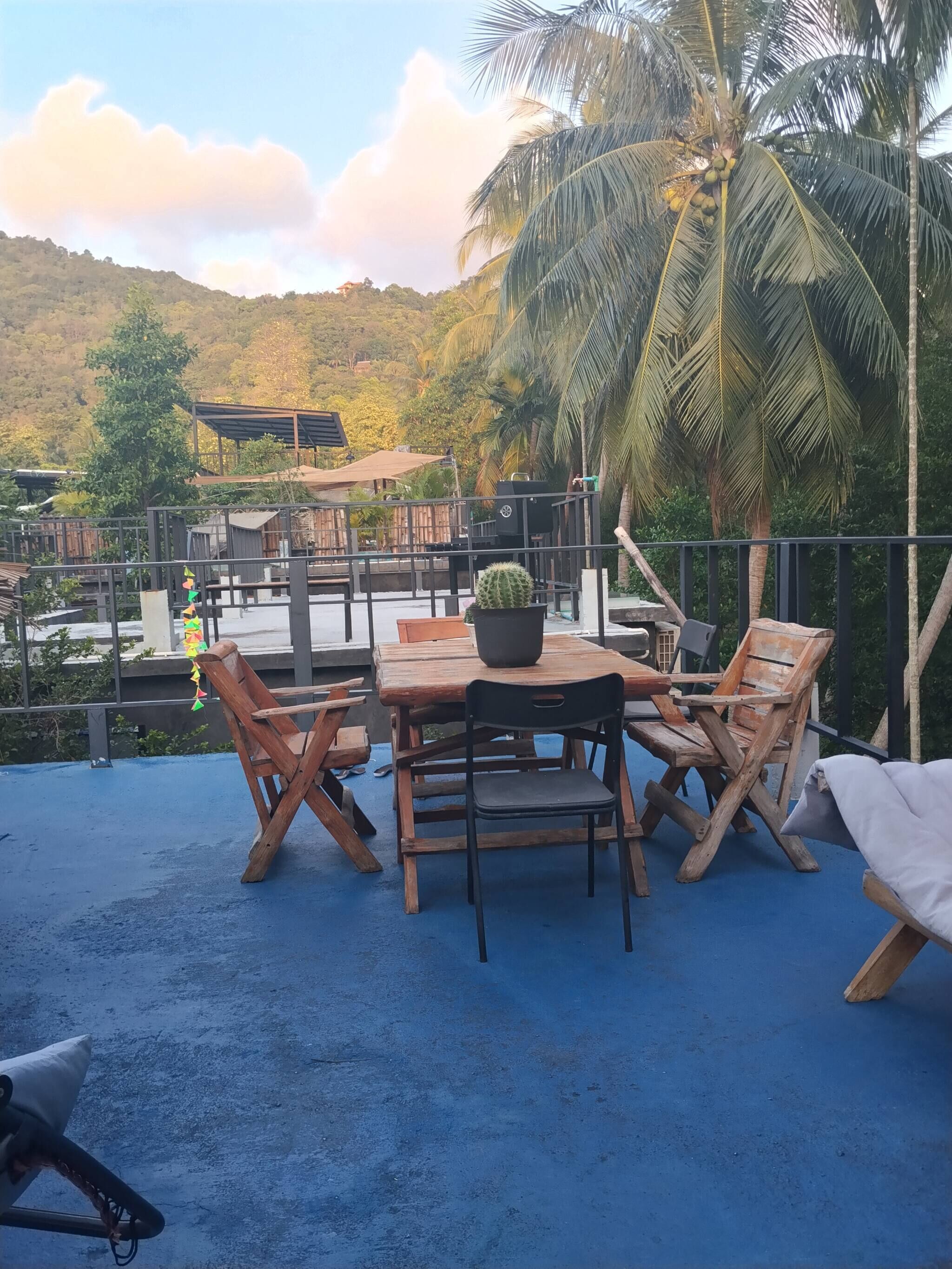 House, 2 Bedrooms, Smoking, Balcony | Outdoor dining