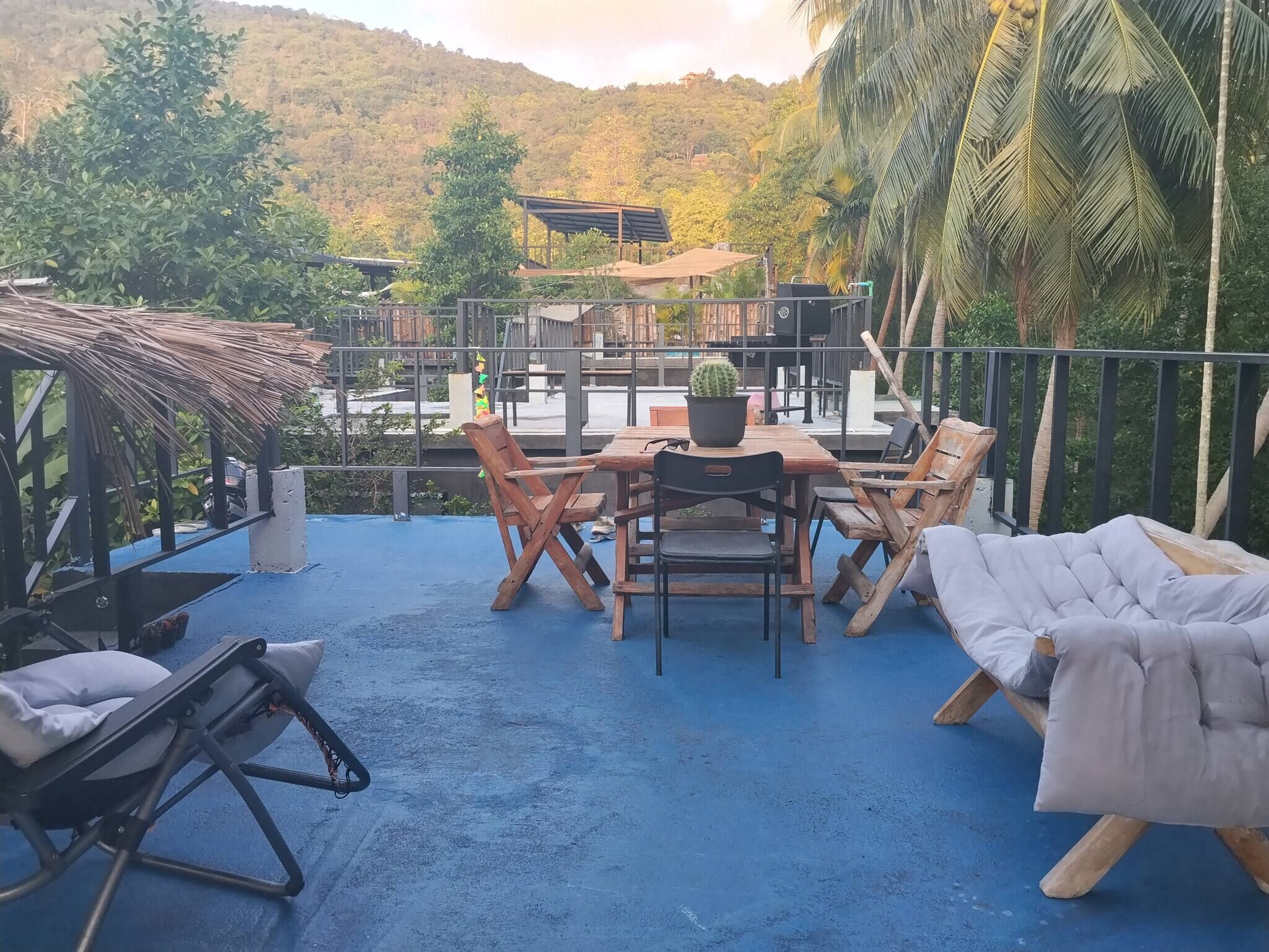 Maison, 2 chambres, fumeur, balcon | Restauration en plein air