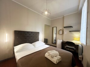 1 bedroom, free WiFi, bed sheets - Vincent 2 Old Town Promenade des Anglais (Nice)