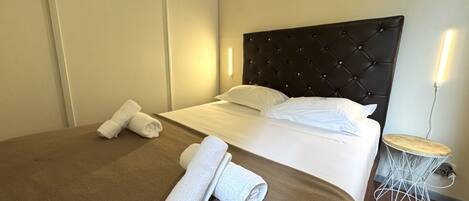 1 bedroom, free WiFi, bed sheets