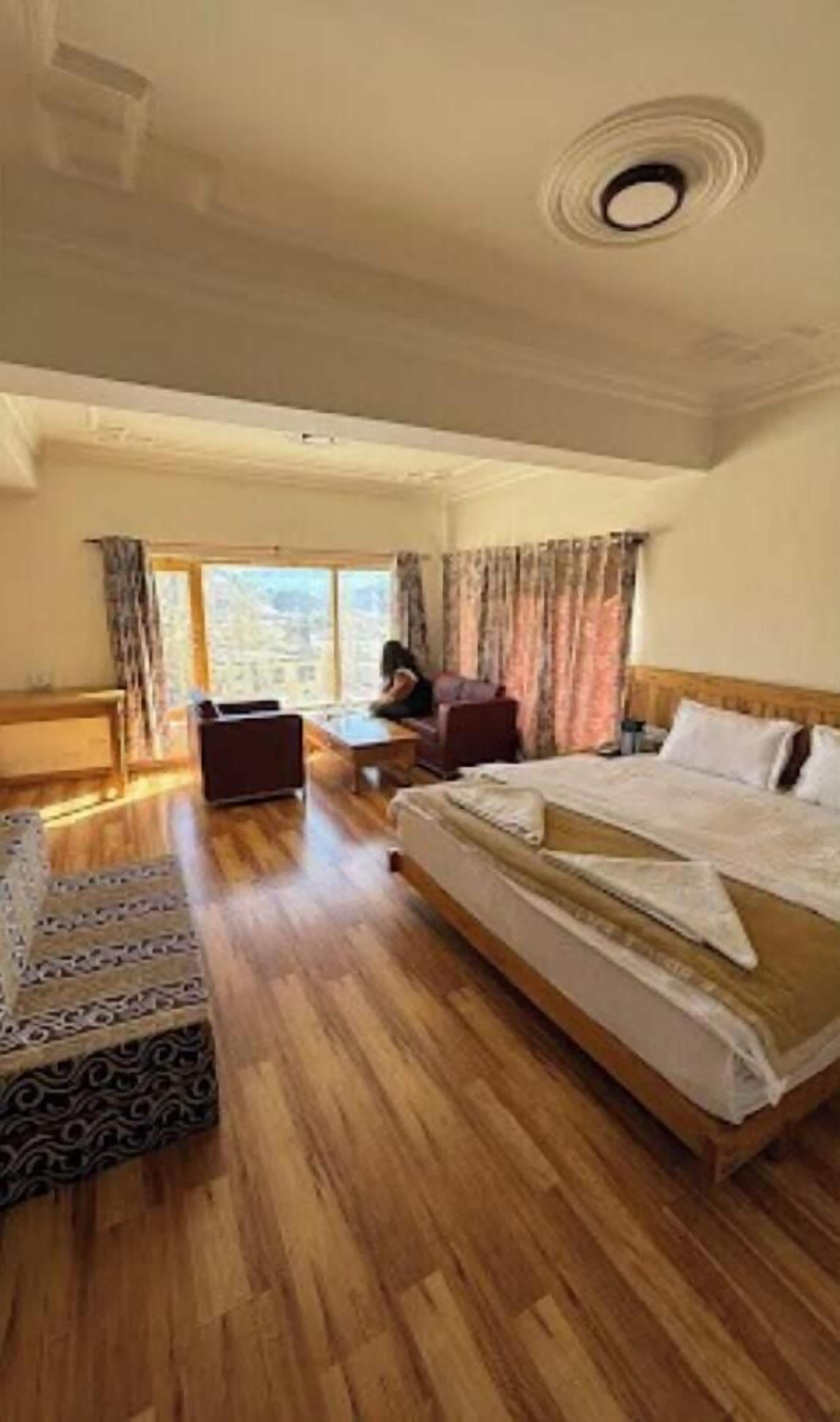 Deluxe Room | Free WiFi