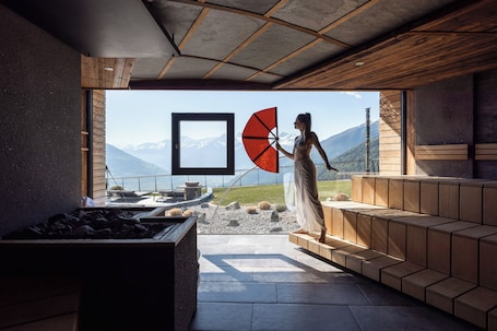 Couples treatment rooms, sauna, hot tub, steam room, body treatments. Das Gerstl Alpine Retreat