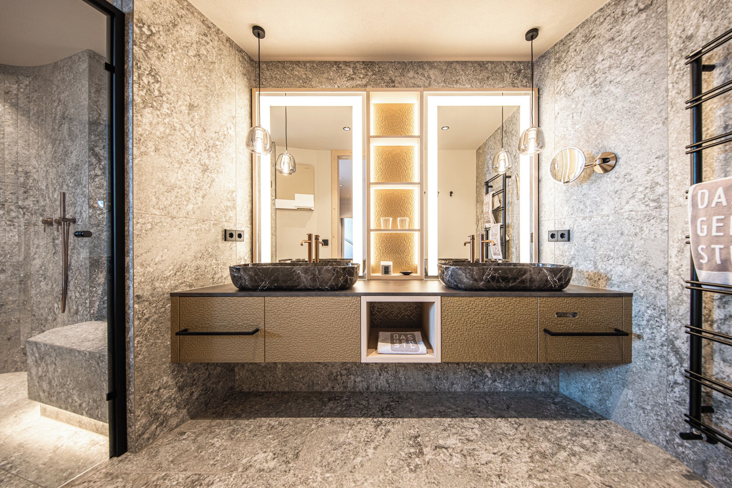 Honeymoon Suite, Balcony, Mountain View | Bathroom