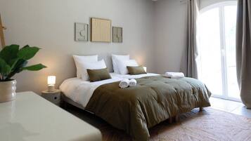 7 bedrooms, desk, iron/ironing board, free WiFi