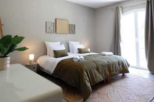 7 habitaciones, escritorio, tabla de planchar con plancha y wifi gratis 