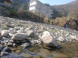 Exterior - Riverside Near Kainchi Dham Temple (Lohali)