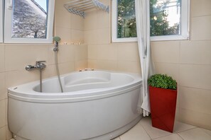 Hair dryer, bidet, towels, soap - Adorable 1BDR apt with AC&WiFi in strict center of Split - Xenia (Split)