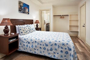 Room - Seaport Village Inn | 1 Unit | Avalon Waterfront View (Avalon)