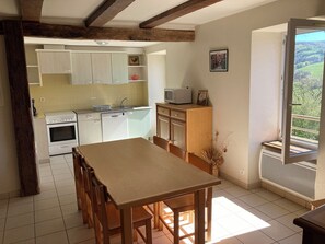 Dining - Vrbo Property (Castelnau-de-Mandailles)