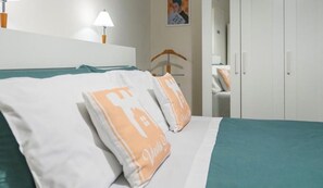 Double or Twin Room, Balcony - Tinellari Rooms (NAPOLI)