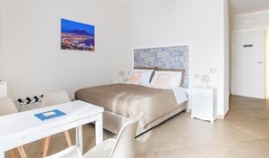 Quadruple Room, Balcony, City View - Tinellari Rooms (NAPOLI)