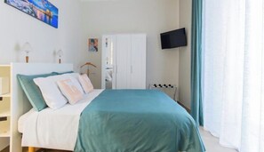 Double or Twin Room, Balcony - Tinellari Rooms (NAPOLI)