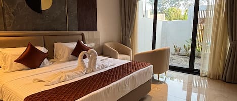 Suite, Pool View | Free WiFi